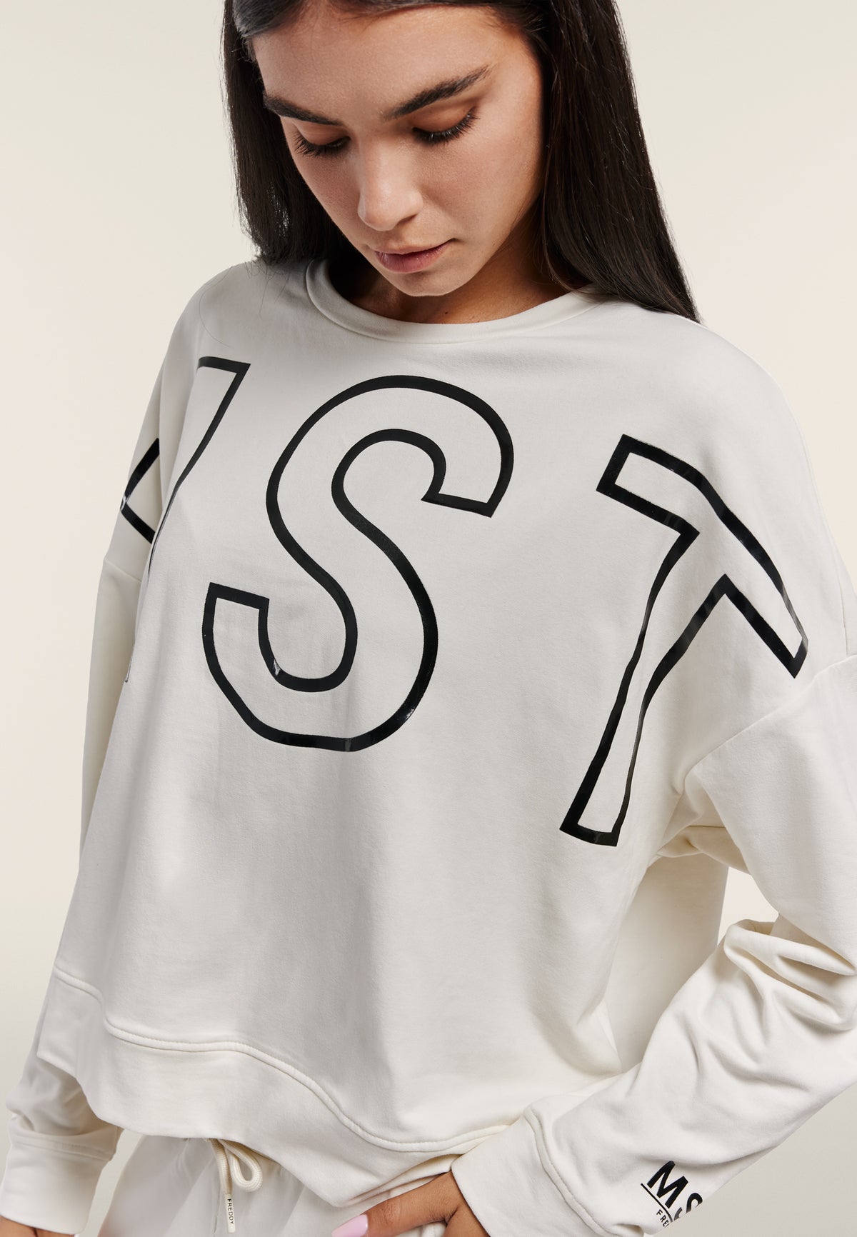 Oversized cropped sweatshirt with large print - Artic Wolf-Black