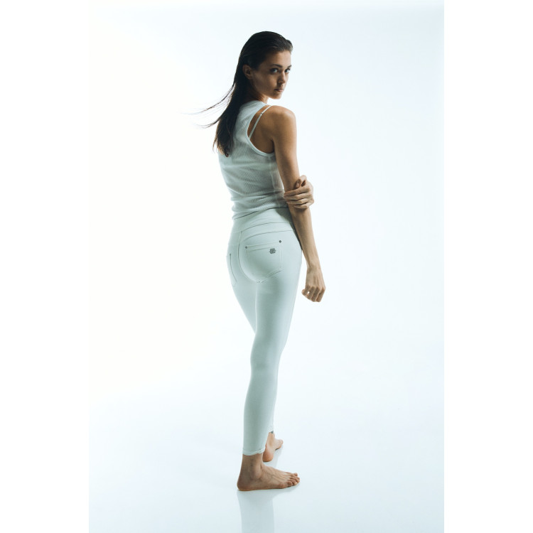 Freddy N.O.W.® Yoga D.I.W.O.® Plus Pants - Mid Waist Skinny - I35 - White