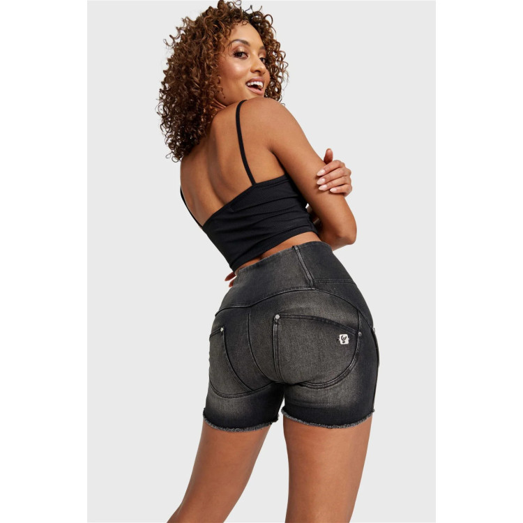 WR.UP® Snug Shorts - High Waist - J7N - Black Denim - Black Seams