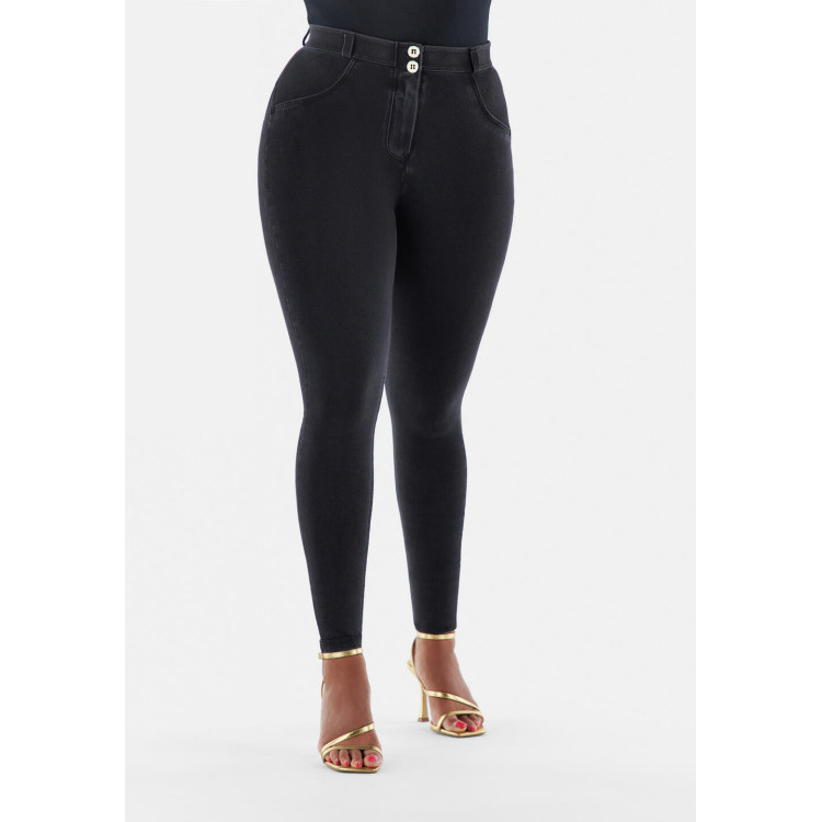 Freddy WR.UP® Curvy Denim - Regular Waist Skinny - J7N - Black Denim - Black Seams