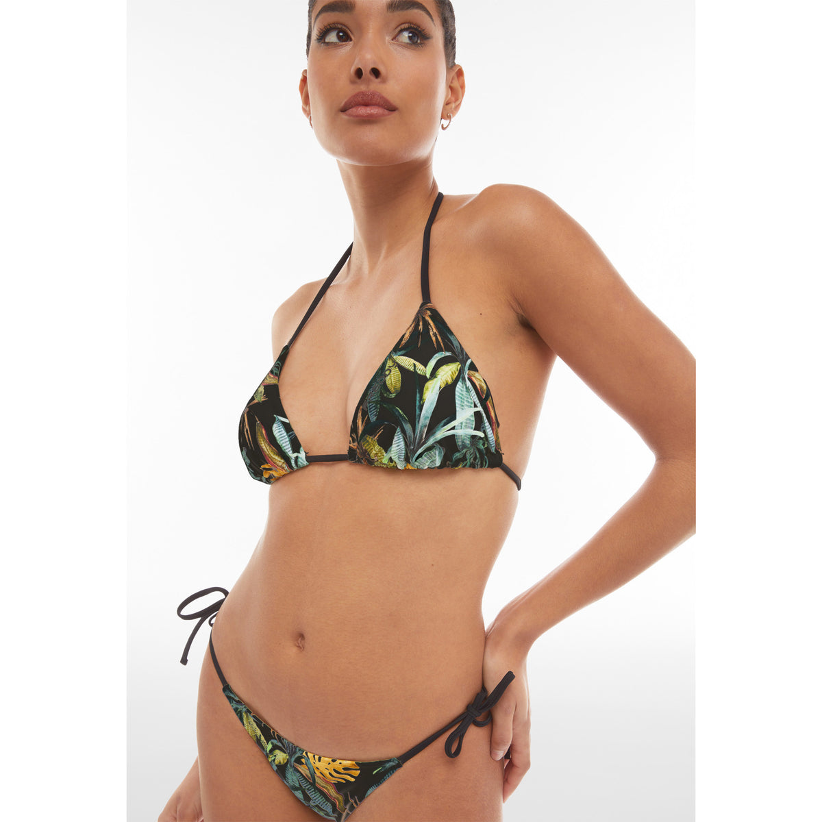 String-Bikinihose mit tropischem Blattmuster - BLACK