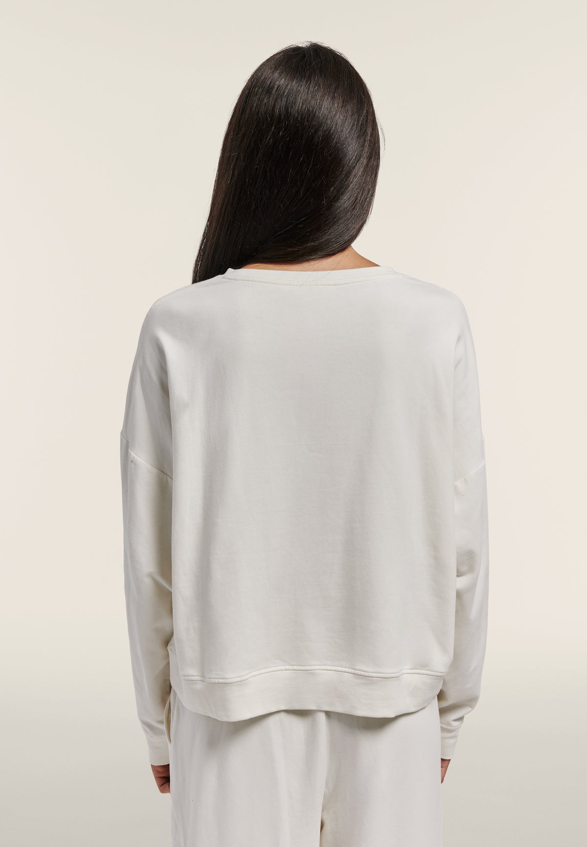Oversized cropped sweatshirt with large print - Artic Wolf-Black