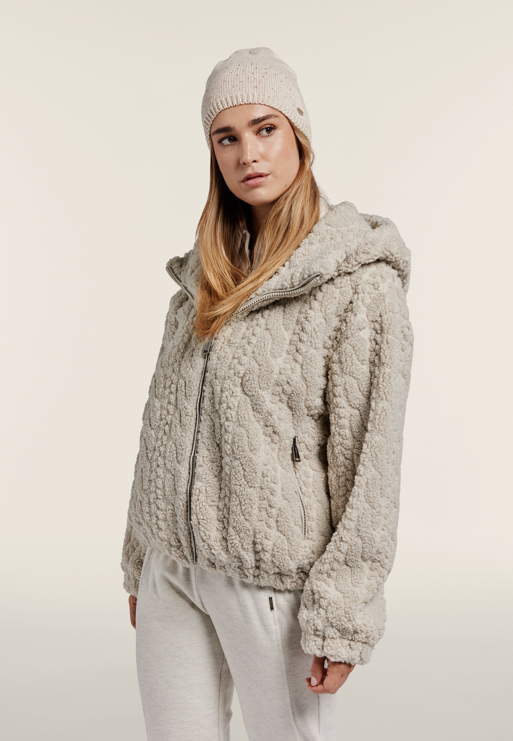Hooded jacket in cable-knit sherpa fleece - Moonbeam