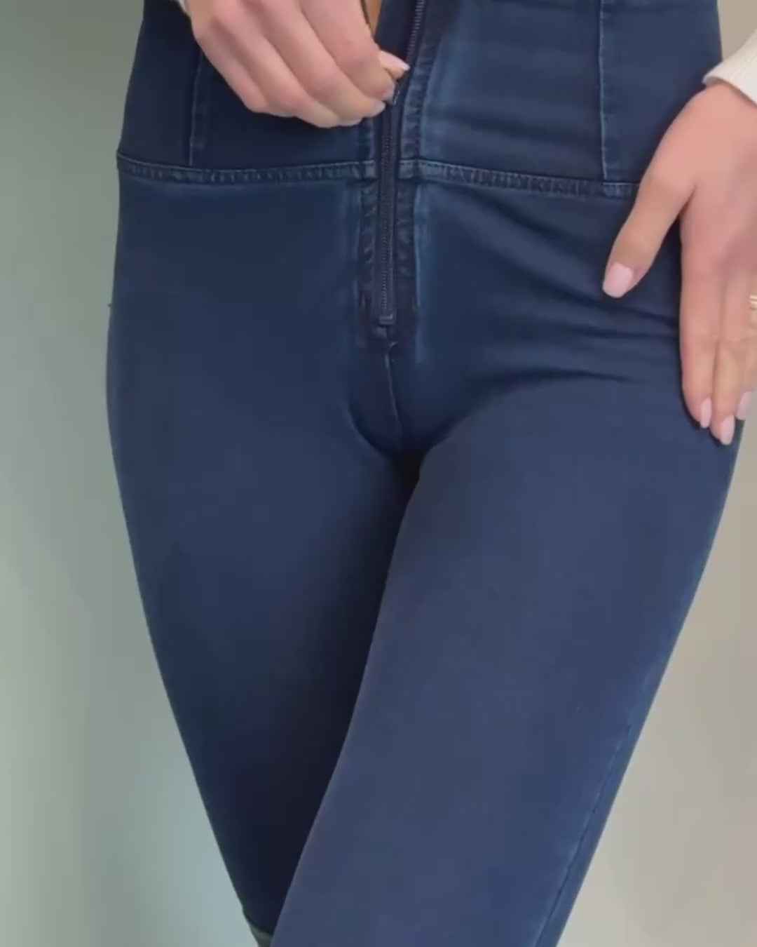 WR.UP Push-Up High Waist Skinny Denim Jeans - Denim Dark Blue - Blue Seam video